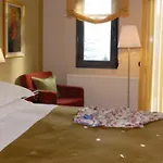 Astra 3* Kastanéa